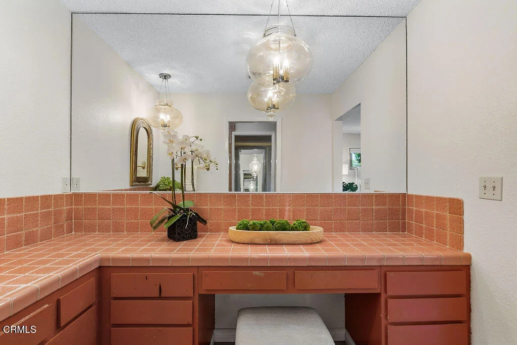 Photo of 567 N Avocado Place