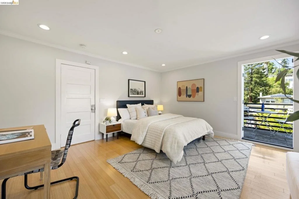 Photo of 683 Mandana Blvd.