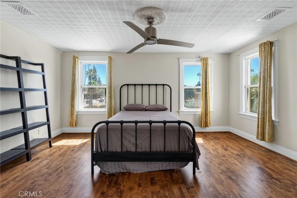 Photo of 2732 Mary Street