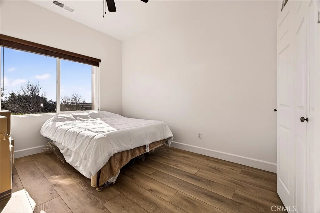 Photo of 4620 Sandpiper
