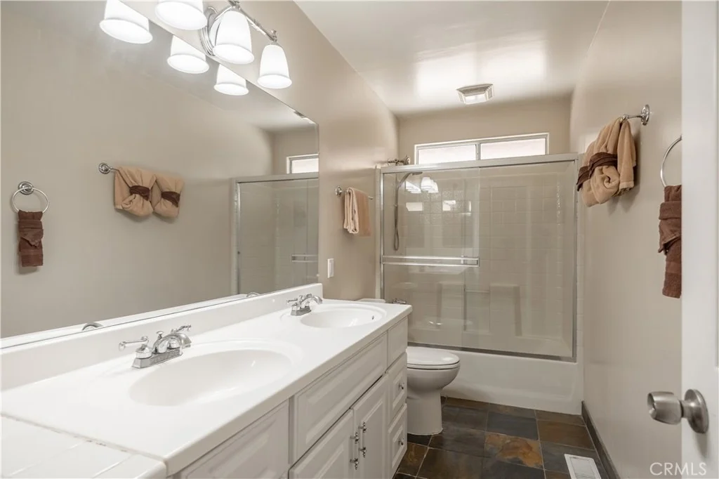 Photo of 42531 Cedar Avenue