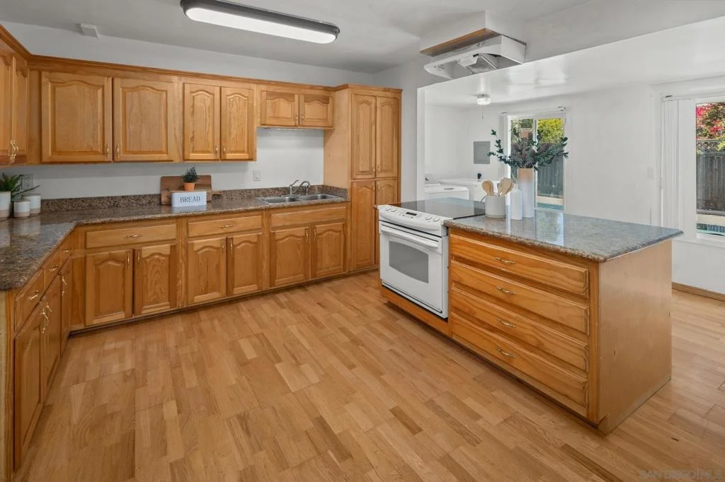 Photo of 2463 Hardy