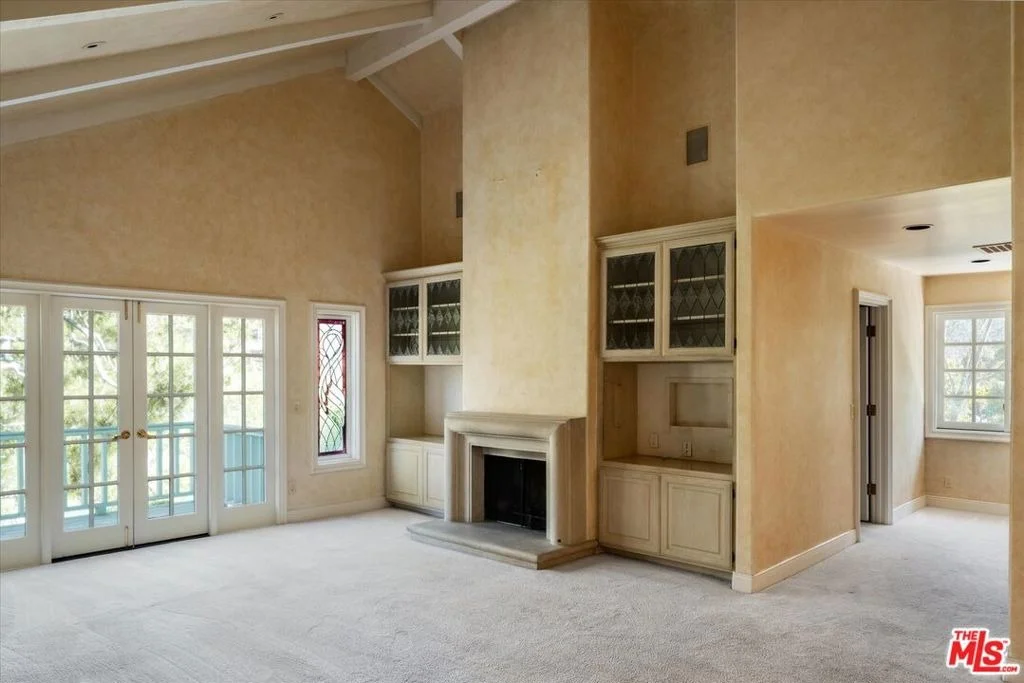 Photo of 2573 Benedict Canyon Drive
