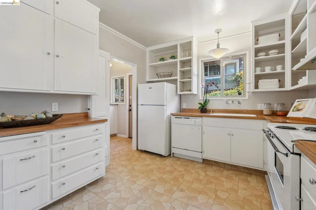 Photo of 98 Fairlawn Dr