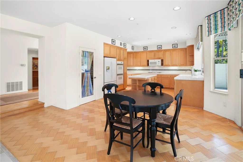 Photo of 3007 Vina Vial