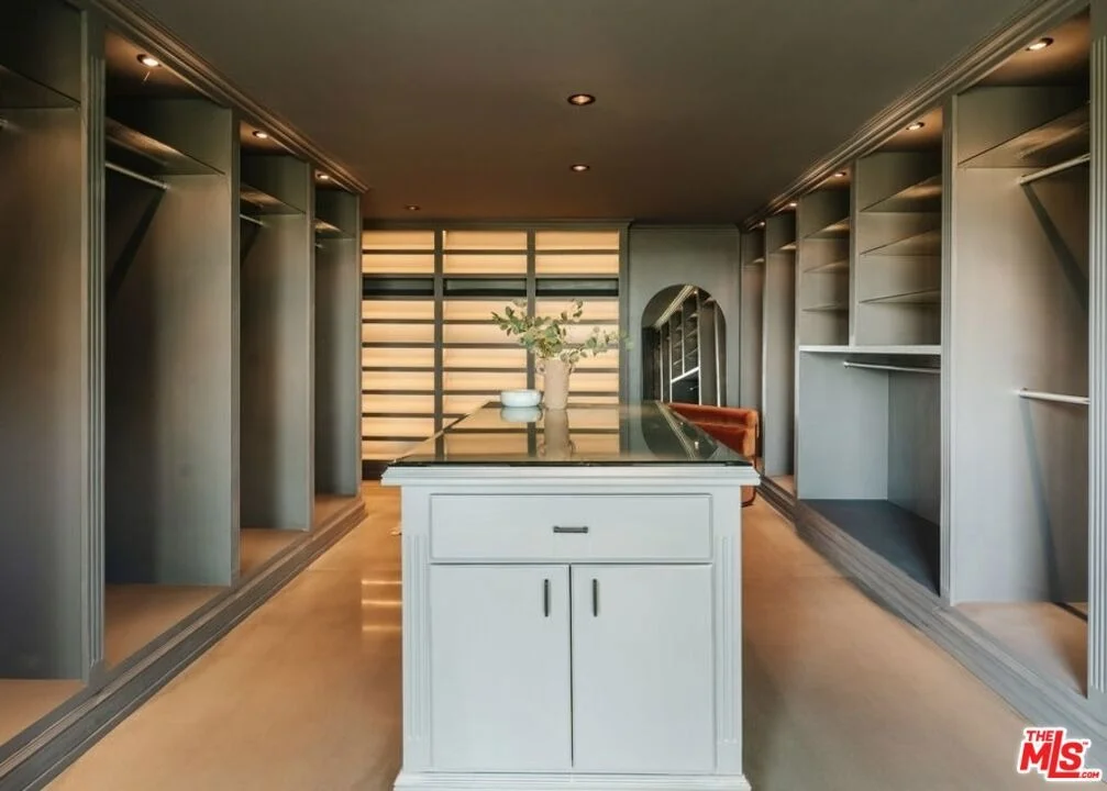 Photo of 8559 Edwin Drive