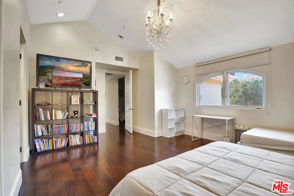 Photo of 27425 Calicut Road