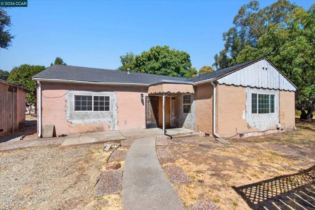 Photo of 31 Laurel Ln.