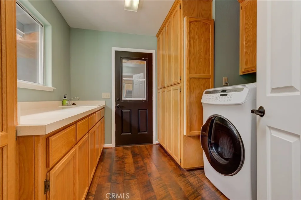Photo of 5864 Paschal