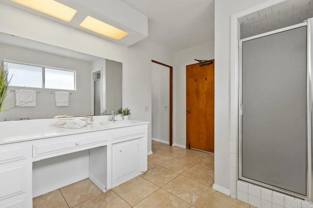 Photo of 1035 Knoll Park Lane