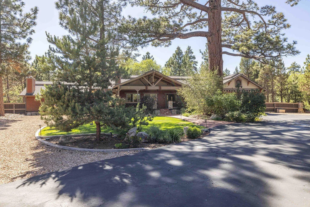 Photo of 661 Cedar Glen Drive