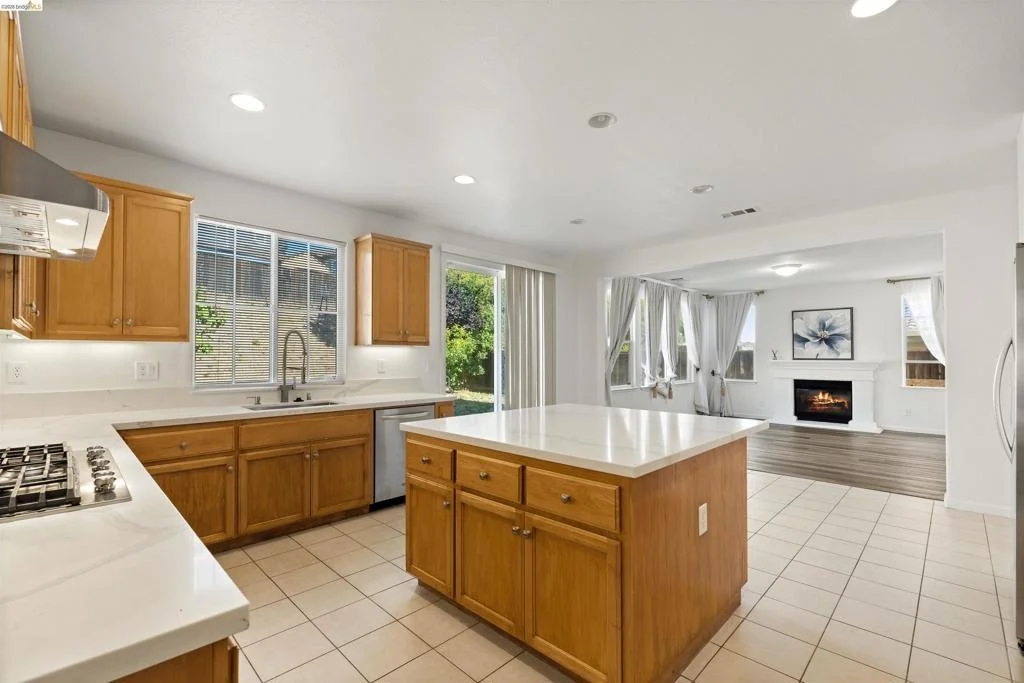 Photo of 4592 Le Conte Cir