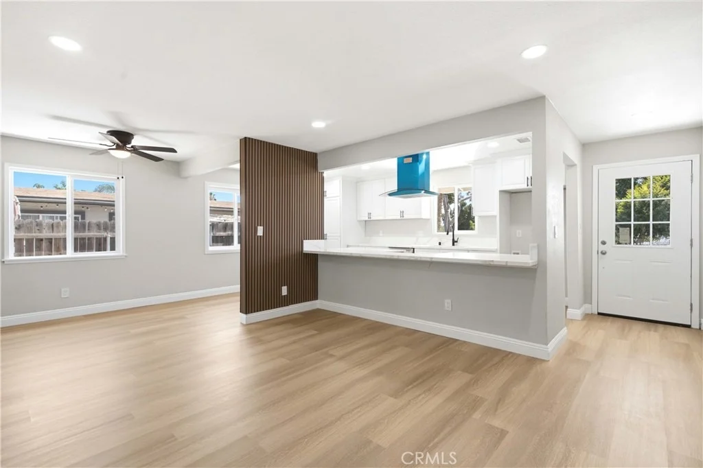 Photo of 5945 Paramount Drive