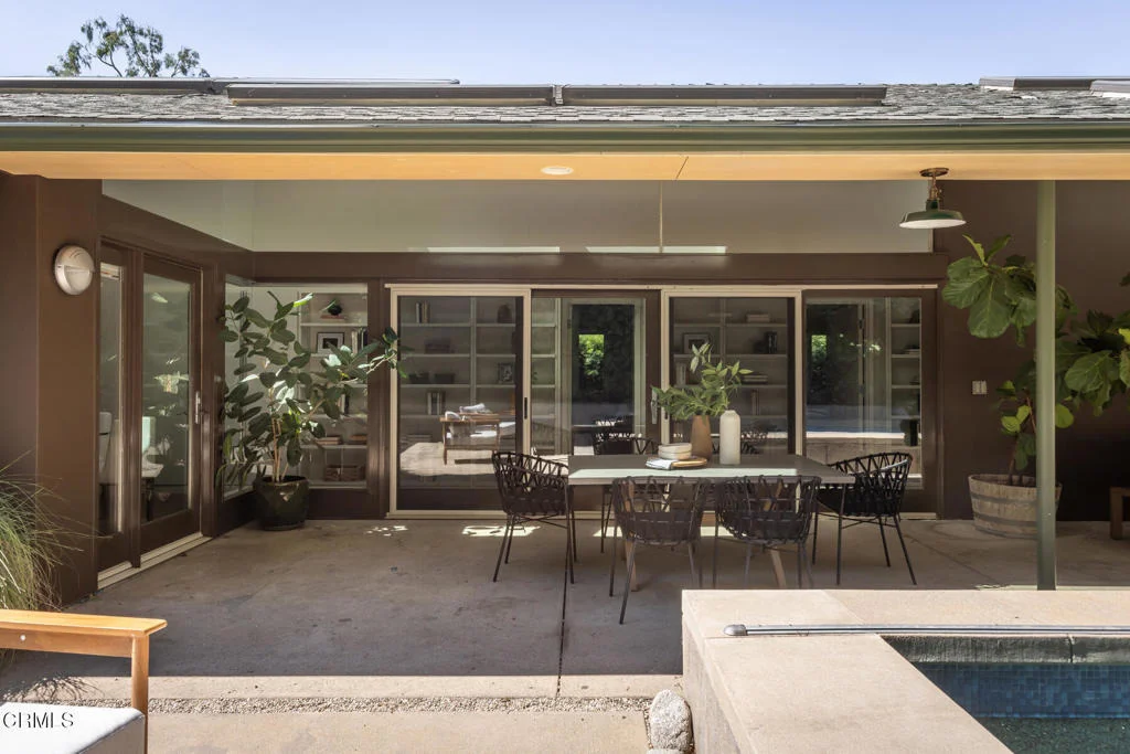 Photo of 663 W California Boulevard