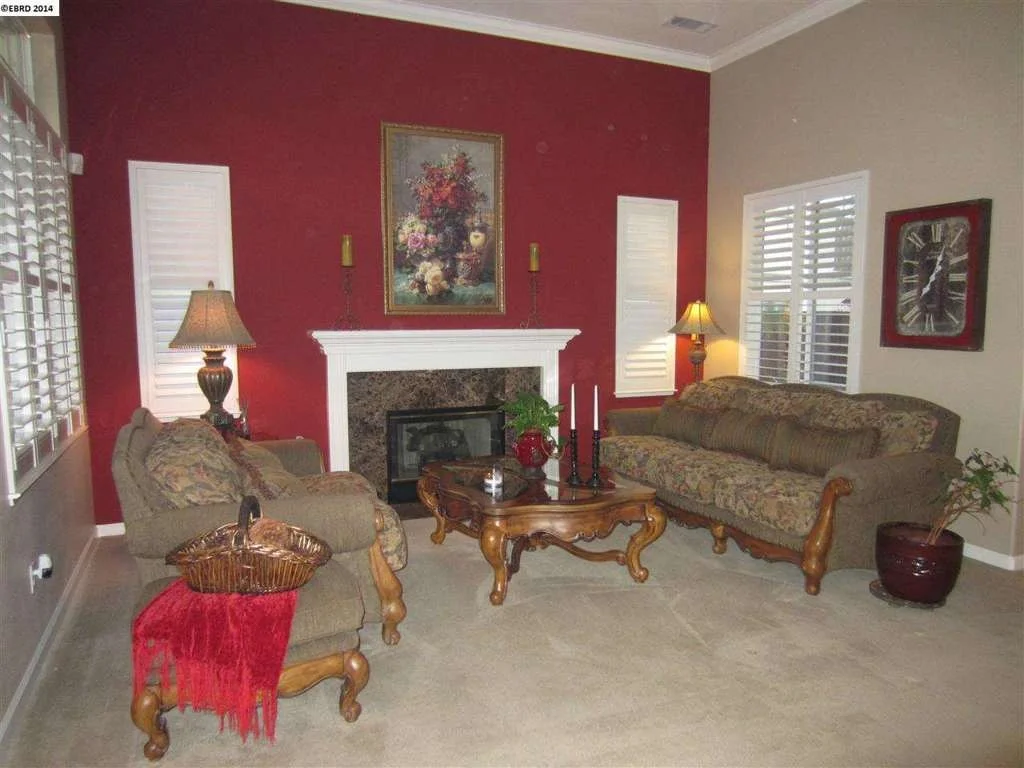Photo of 545 LAKEVIEW DR