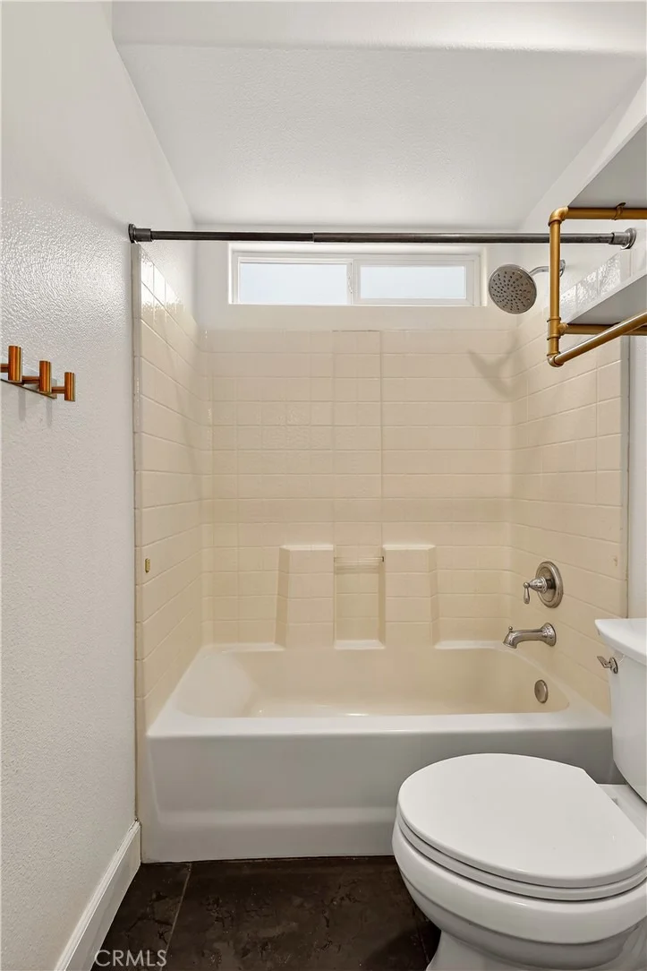 Photo of 724 Robin Drive