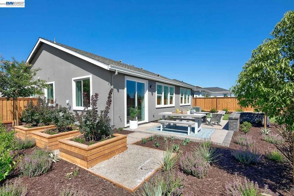 Photo of 1049 Briar Court
