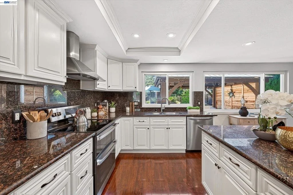 Photo of 3445 Claridge Dr