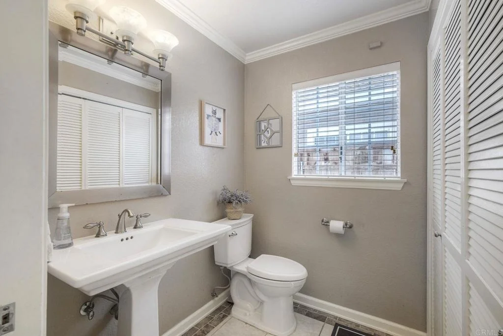 Photo of 975 Rose Arbor Drive