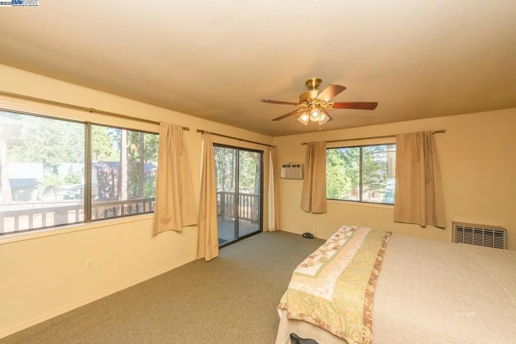Photo of 230 Lakeview Dr.
