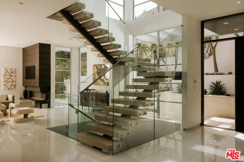 Photo of 9311 Readcrest Drive