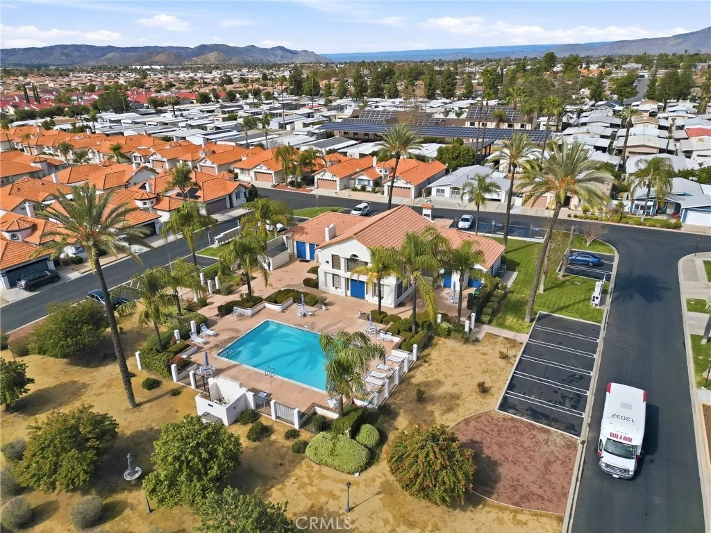 Photo of 740 Bahama