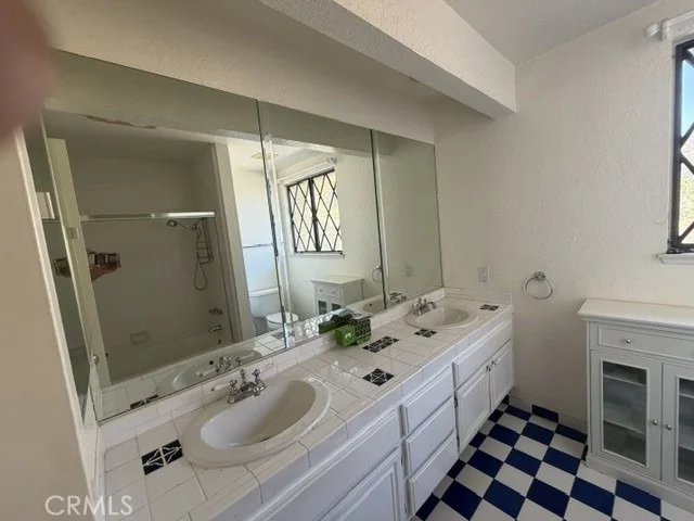 Photo of 1021 Wolverton