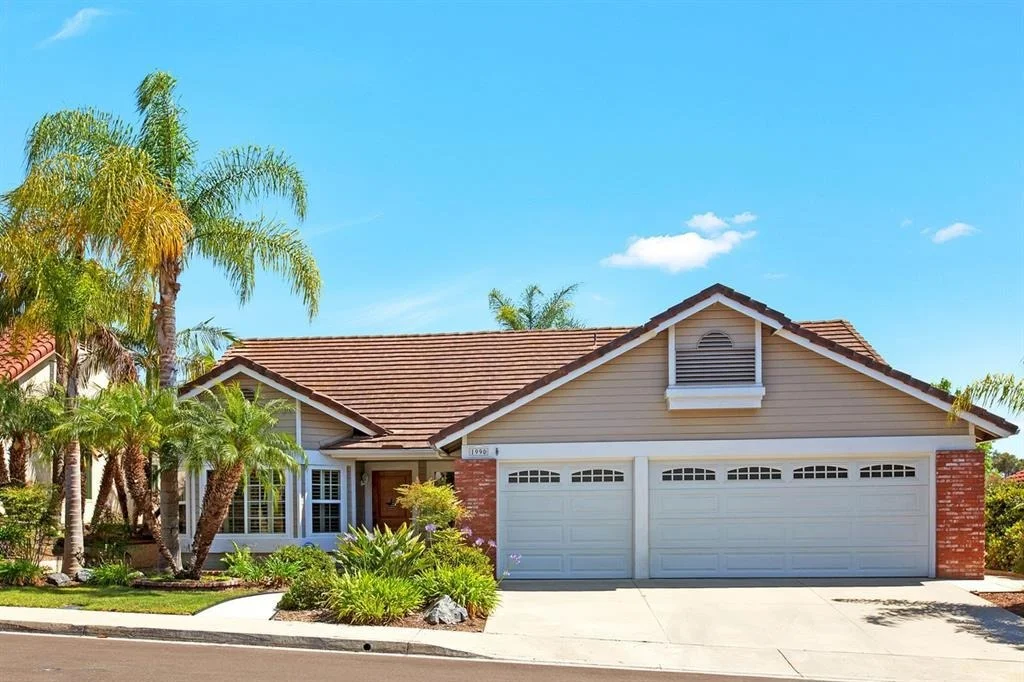 Photo of 1990 Vineyard Avenue
