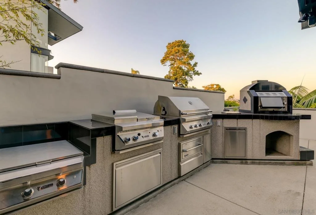 Photo of 3958 La Cresta