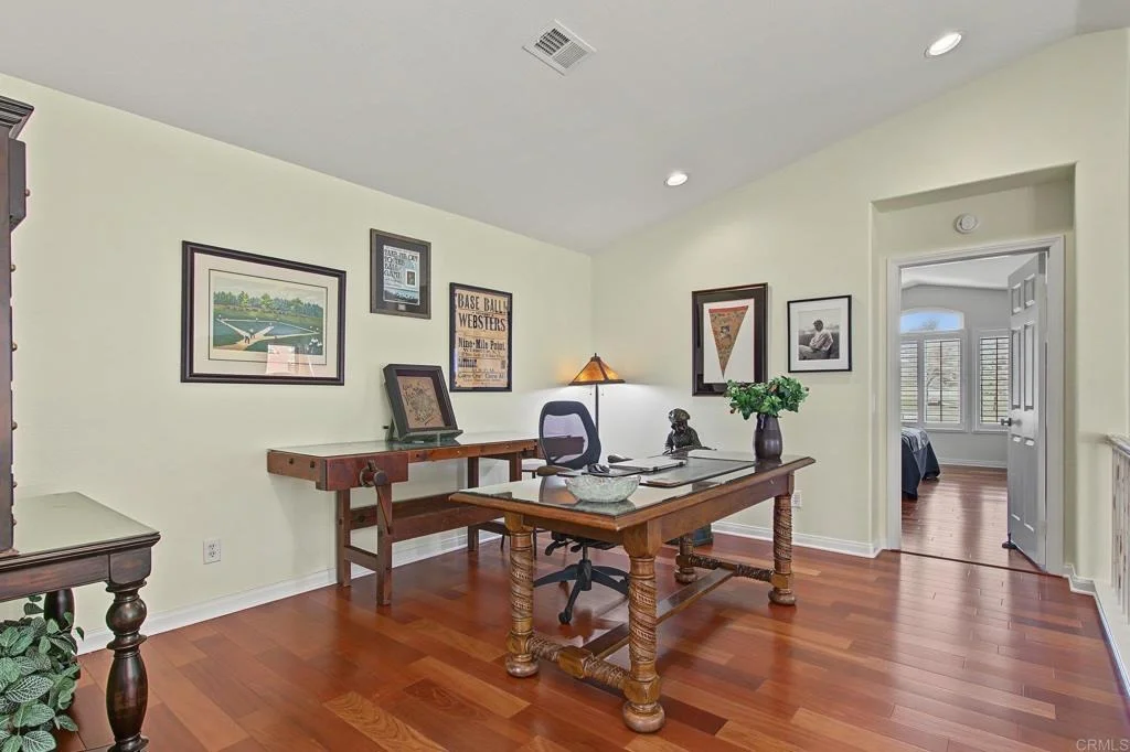 Photo of 1048 Torrey Pines Road