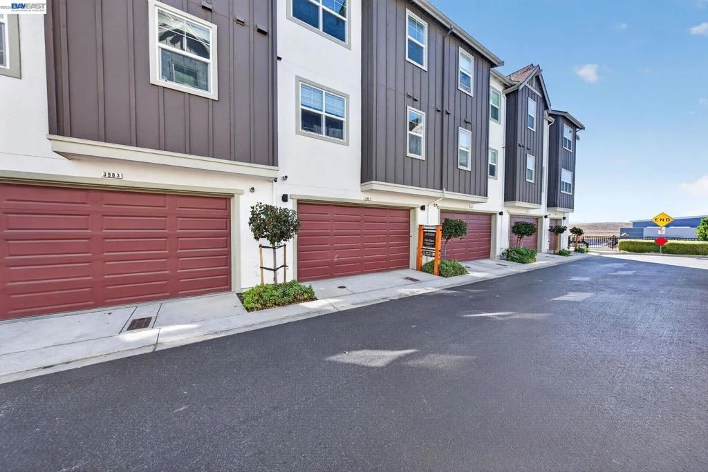 Photo of 3987 Dobbins Loop