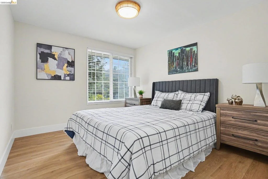Photo of 2185 Trafalgar Pl