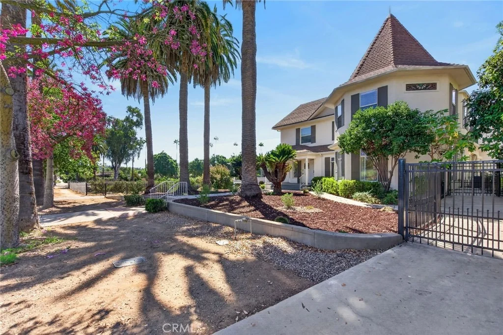 Photo of 2732 Mary Street