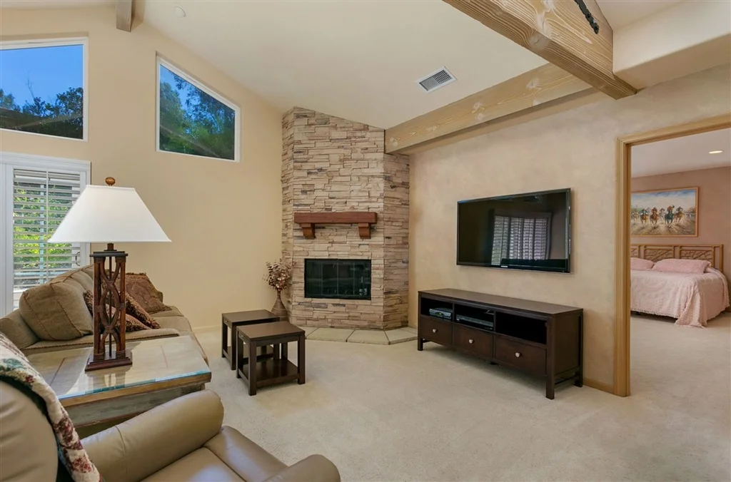 Photo of 944 Juniper Lane