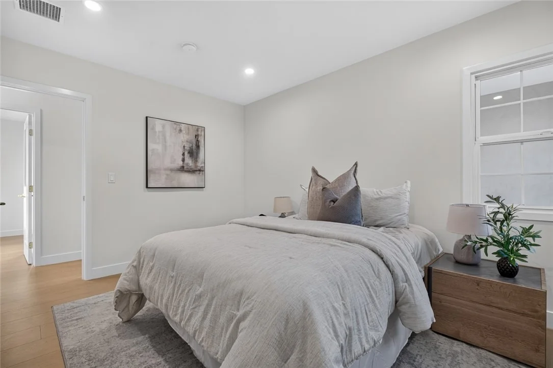 Photo of 10211 Roscoe