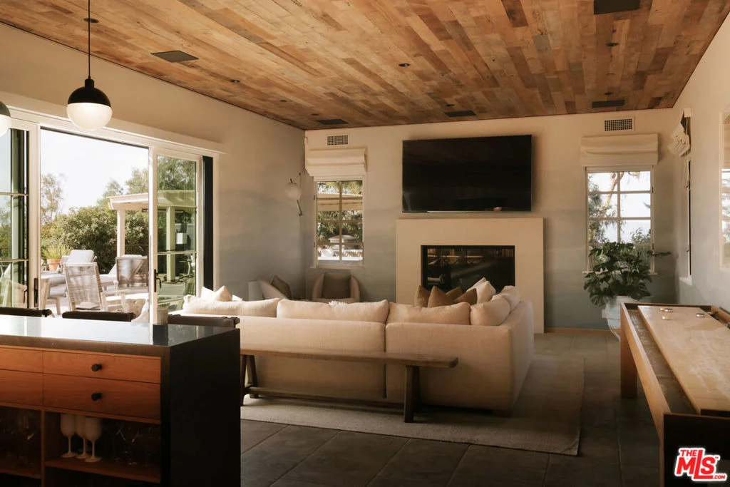 Photo of 12072 Crest Court