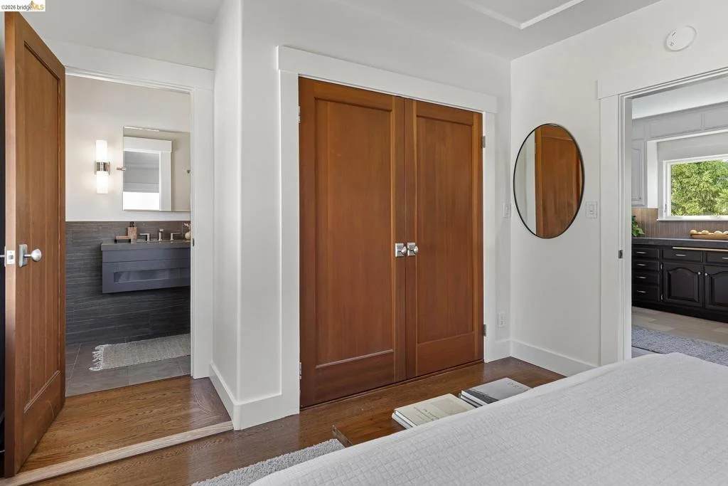 Photo of 5377 Bryant Ave