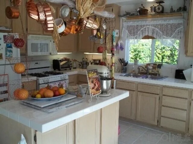 Photo of 1647 Shire Ave