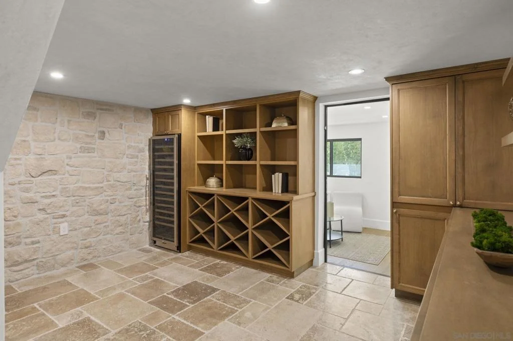 Photo of 7784 Hillside Dr