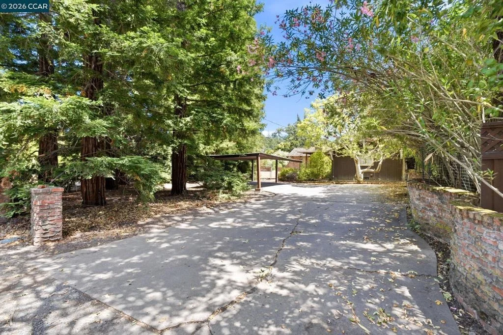 Photo of 2339 Tice Valley Blvd
