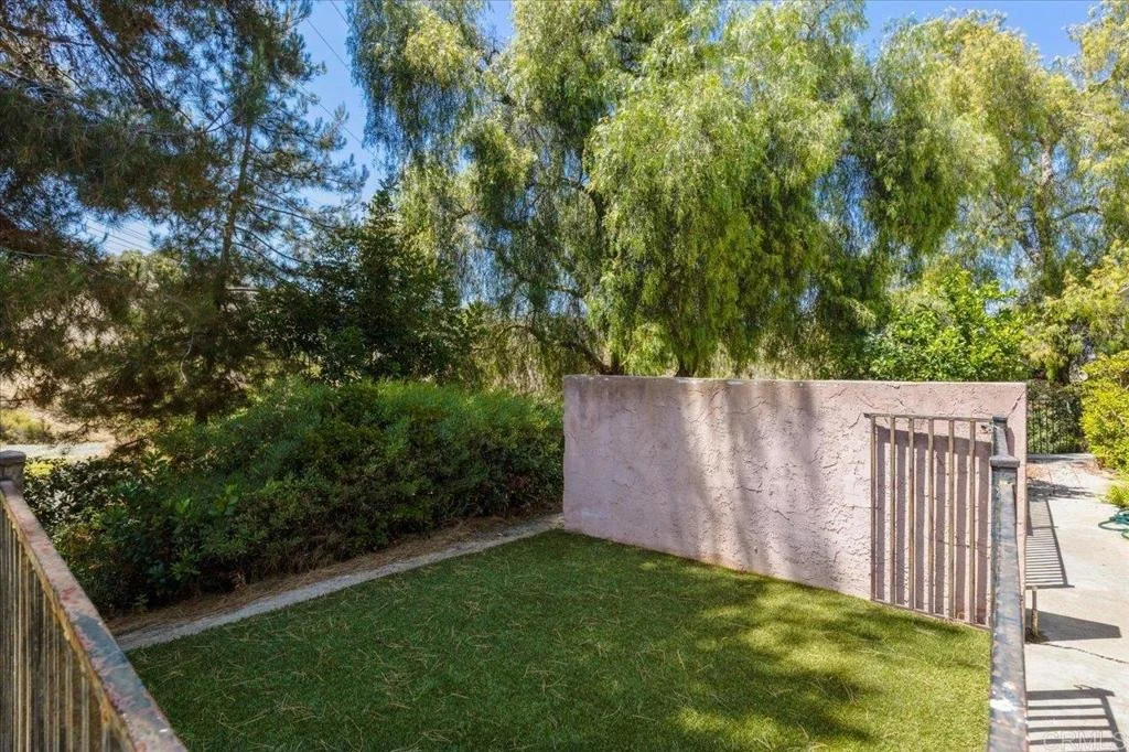 Photo of 878 Rivertree Drive