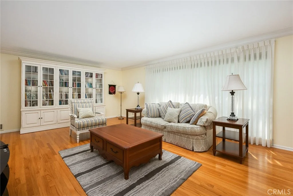 Photo of 3625 Lombardy