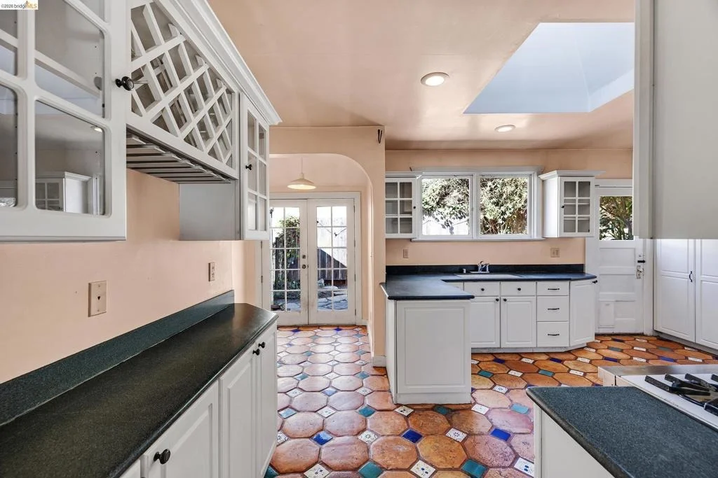 Photo of 455 Arlington Ave