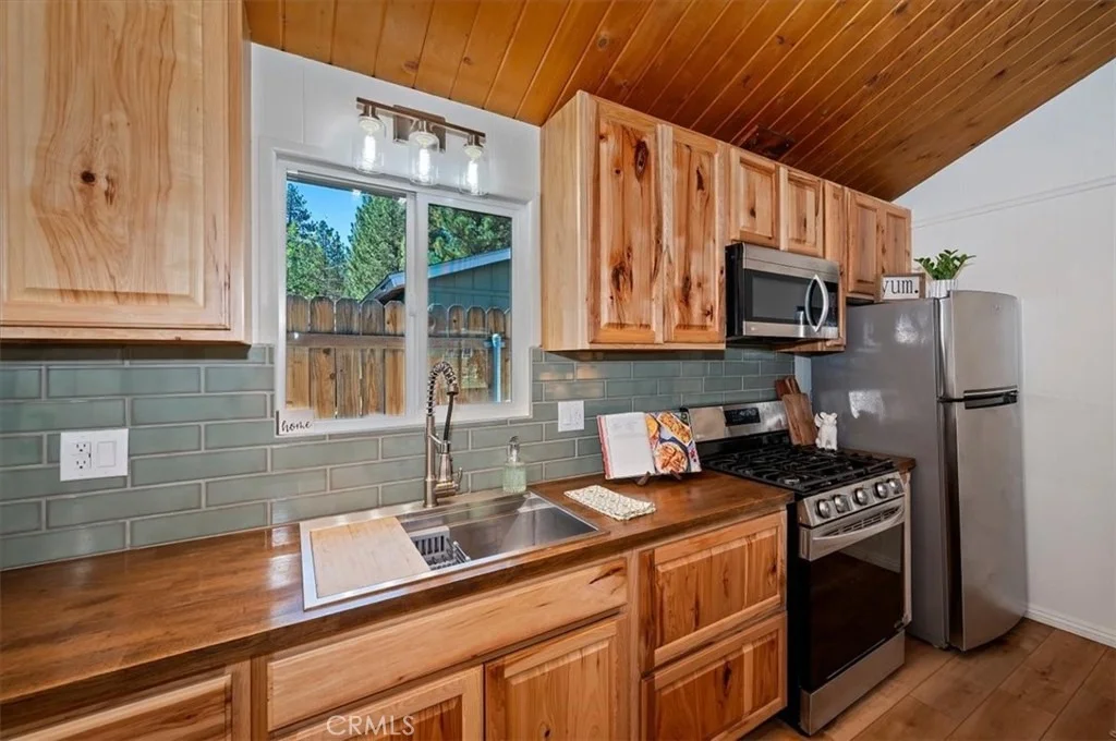 Photo of 753 Elysian