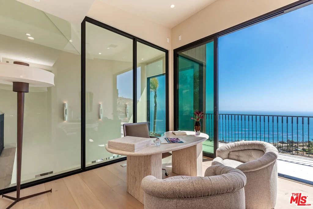 Photo of 4346 Avenida De La Encinal
