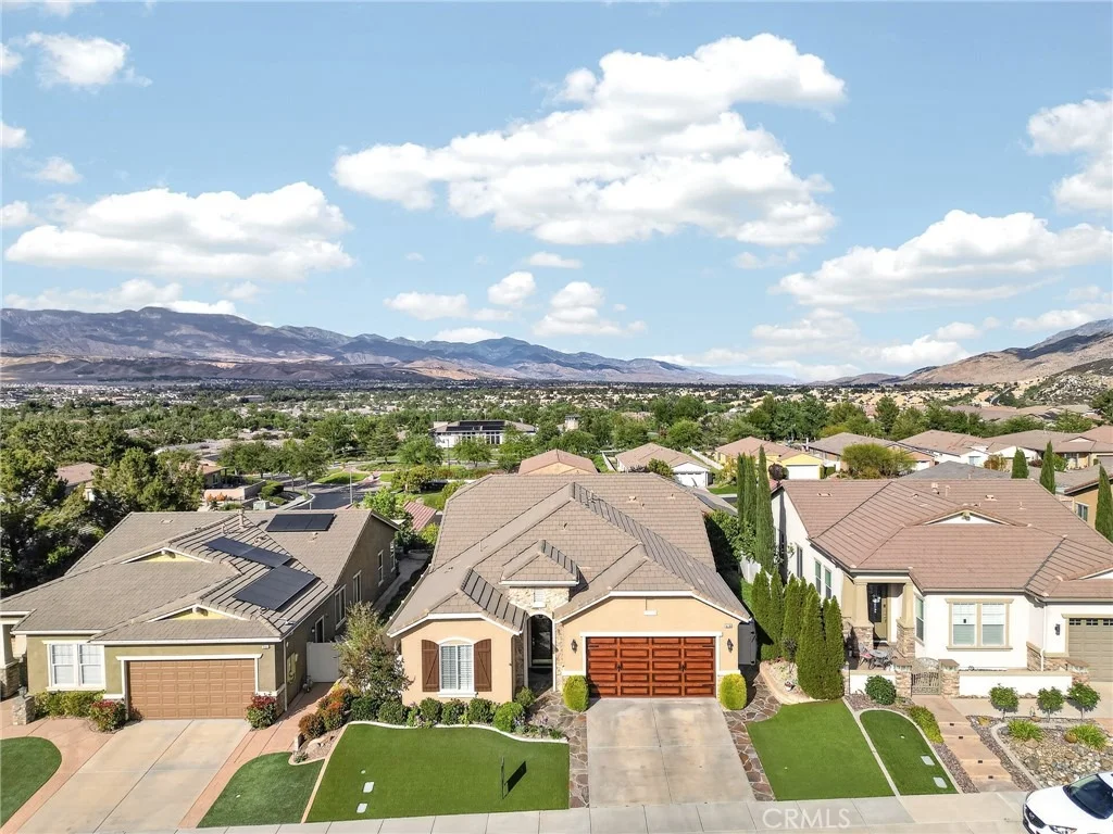 Photo of 370 Irvine