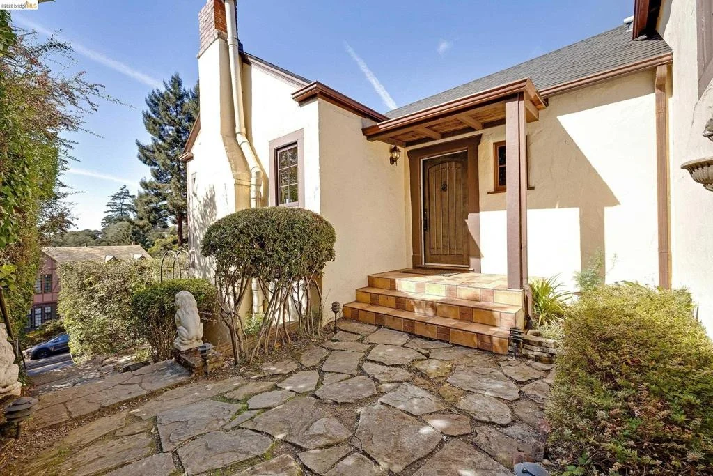 Photo of 455 Arlington Ave