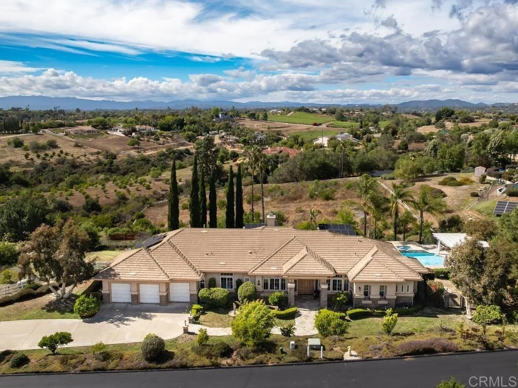 Photo of 2737 Dos Lomas