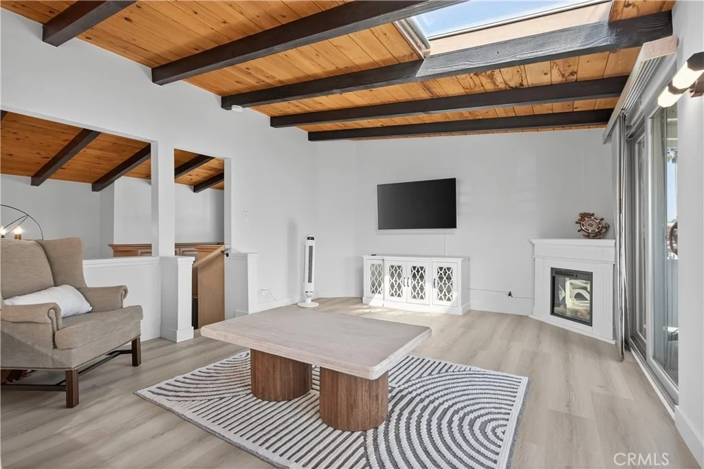 Photo of 317 Cahuenga