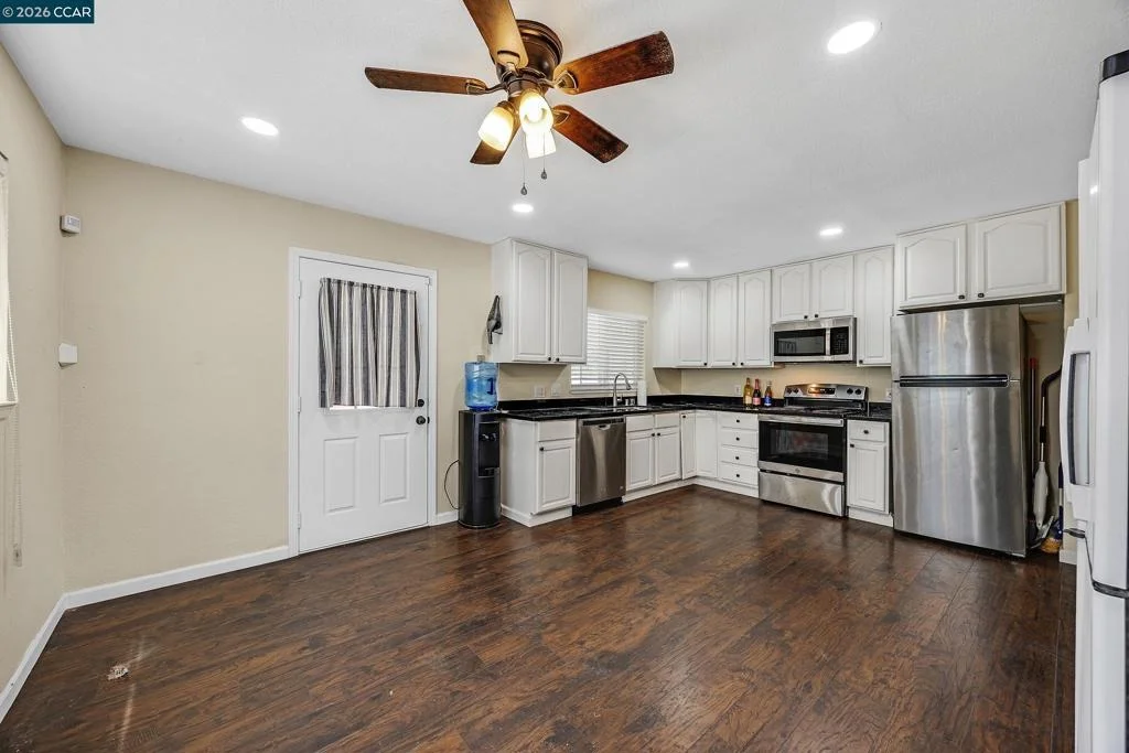 Photo of 7 Lawrence Ave